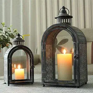 JHY DESIGN Set of 2 Antique Grey Decorative Lanterns Metal Candle Lanterns for Indoor Outdoor Events Parities and Weddings Vintage Style Hanging Lantern